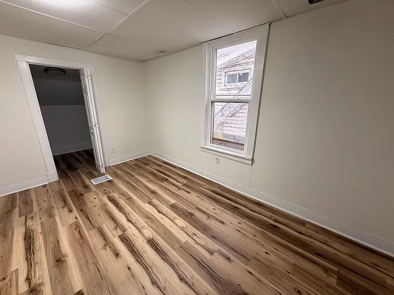 1813 W Gaulbert Ave — Photo 11