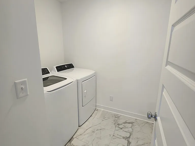 1711 Windrush Pl — Photo 16