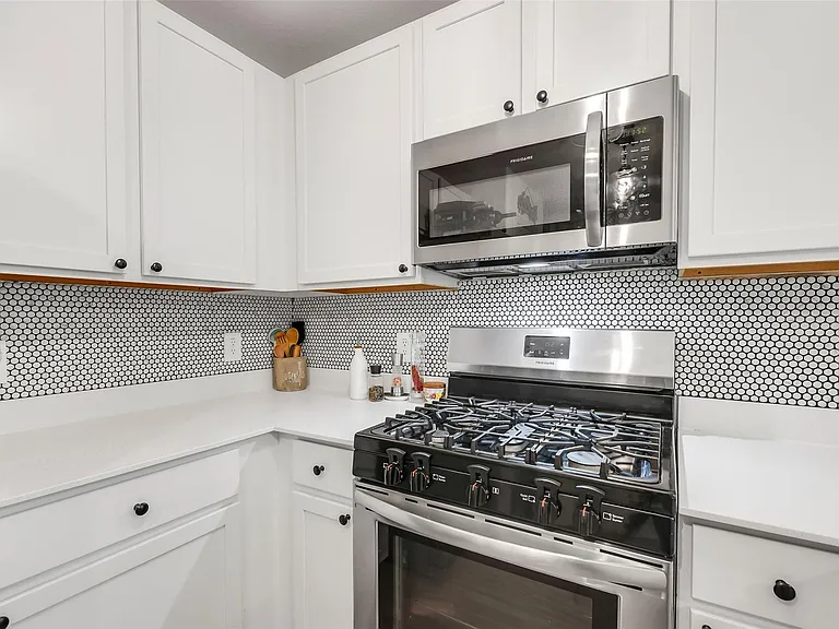 2851 Via Augusta Dr — Photo 4
