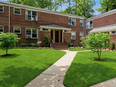 102 Edwards #1C, Roslyn, NY, 11576