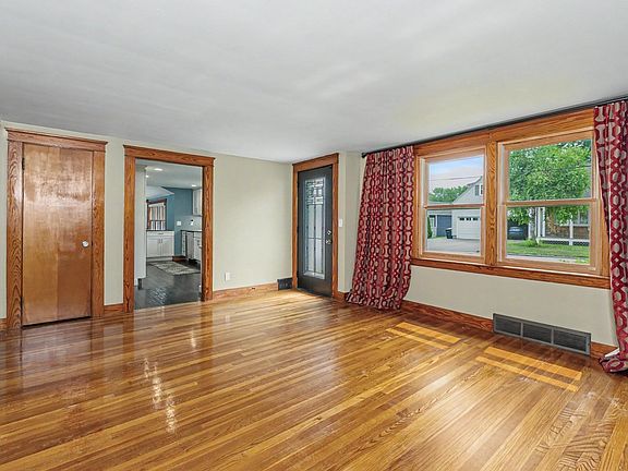 4th image of 116 Monroe Street