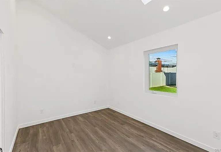 552 N Cambridge St — Photo 7