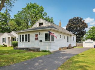 92 Bancroft Dr, Rochester, NY 14616