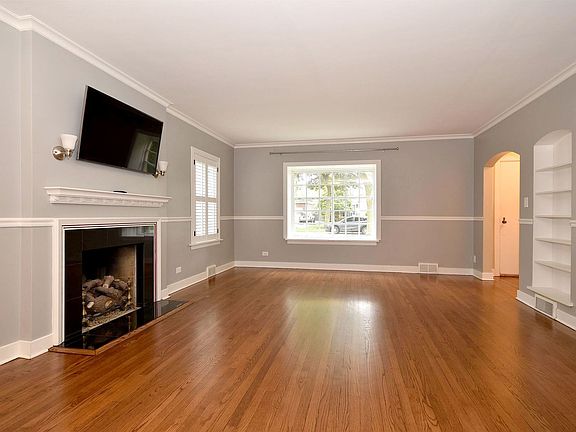 3rd image of 321 S Chandler Ave