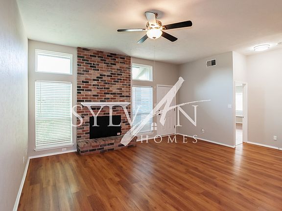 2nd image of 1609 Fannin Cir