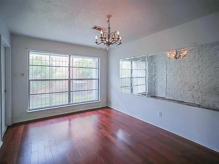 7010 Captain Dr — Photo 12
