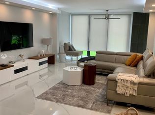 16175 Golf Club Rd APT 112, Weston, FL 33326