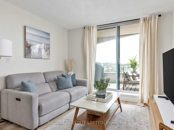 1765 Queen St E #401, Toronto, ON M4L 3Z2