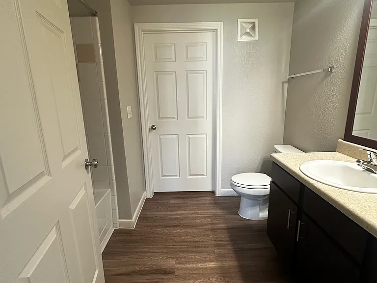 Medical Pkwy — Photo 29