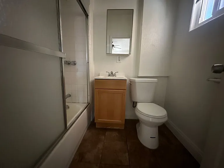 1033 Hoffman Ave #12 — Photo 42