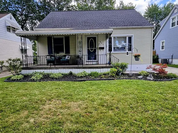 635 74th St, Niagara Falls, NY 14304