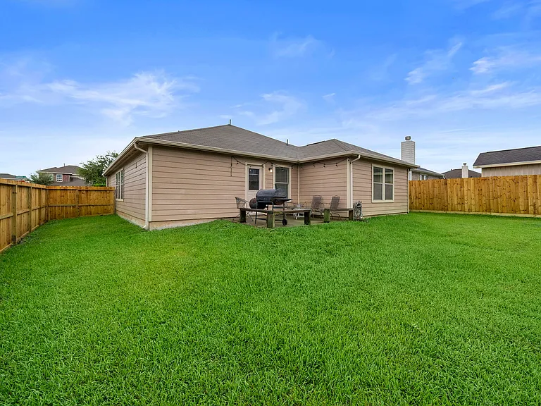 114 Mustang Stampede Dr — Photo 16