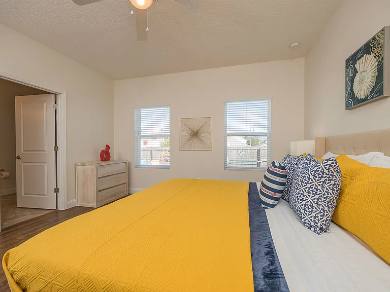 6832 Middleton Ave — Photo 32