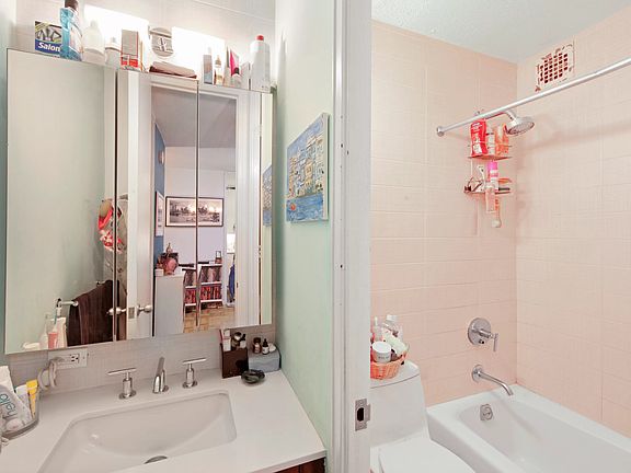 5th image of 300 E 40th St APT 5X