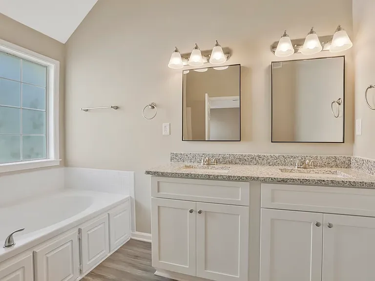 304 Jasmine Dr — Photo 8
