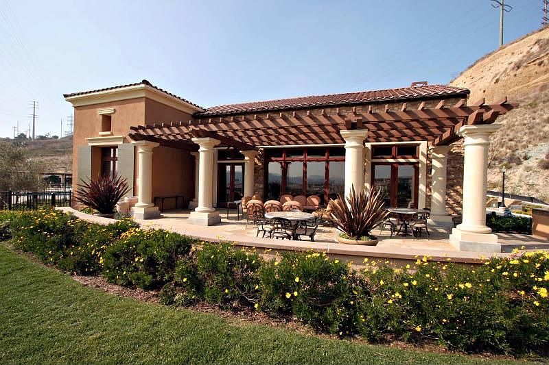 1st image of 2575 Escala Cir