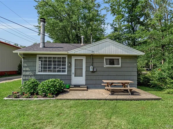 197 Sea Lion Dr, Mayville, NY 14757