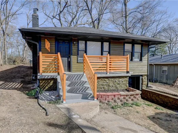 718 E Gudgell Ave, Independence, MO 64055