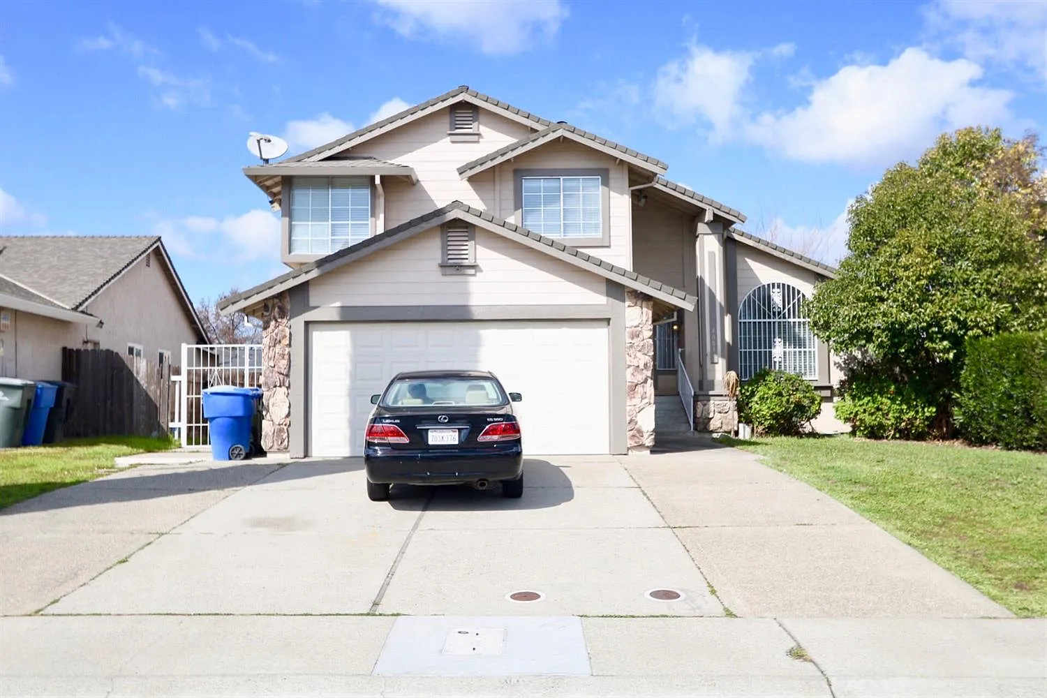 4083 De La Vina Way photo 1