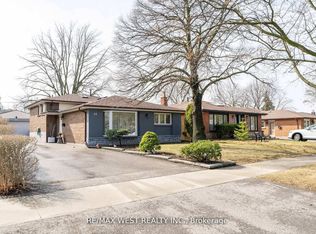 11 Farley Cres, Toronto, ON M9R 2A5