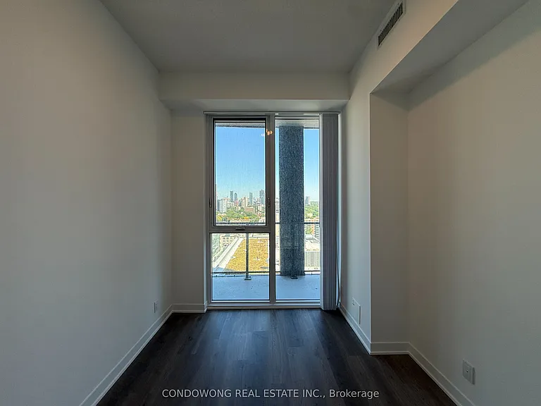 180 Front St E #2315 — Photo 4