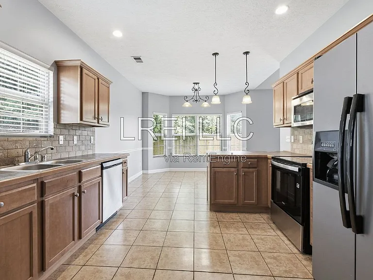 116 Ashton Walk — Photo 4