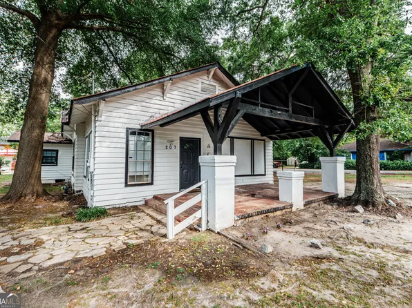 207 Carver Dr, Fort Valley, GA 31030