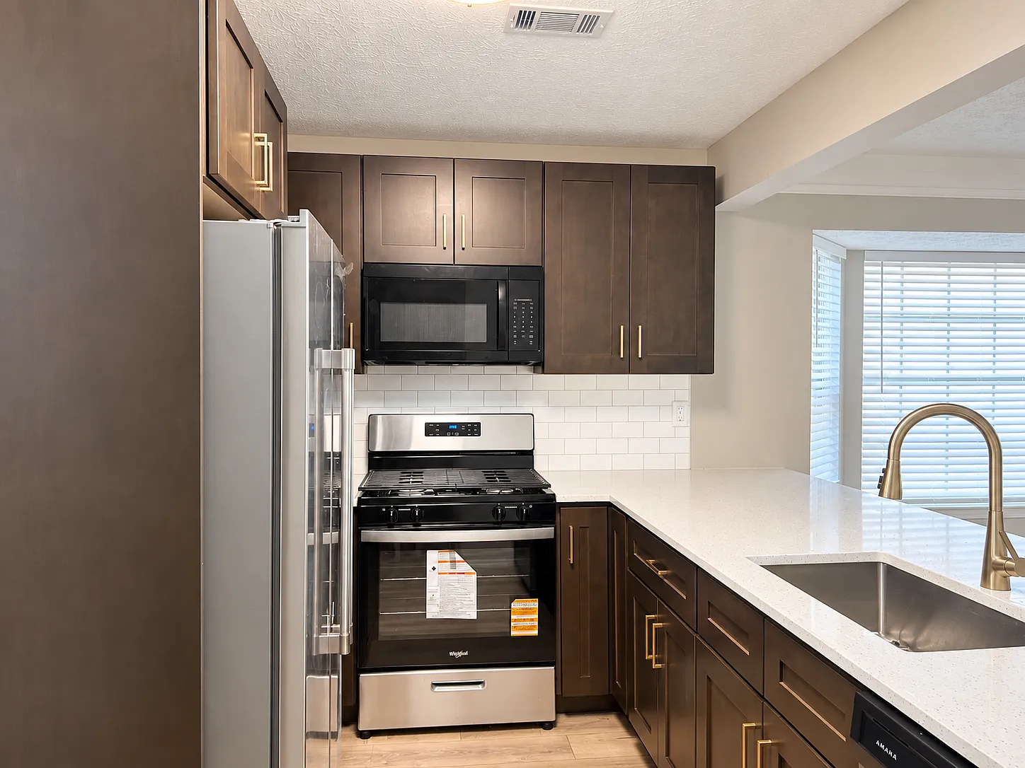 3 bed, 2.5 bath, 1295 sqft, $1,975 — Photo 4