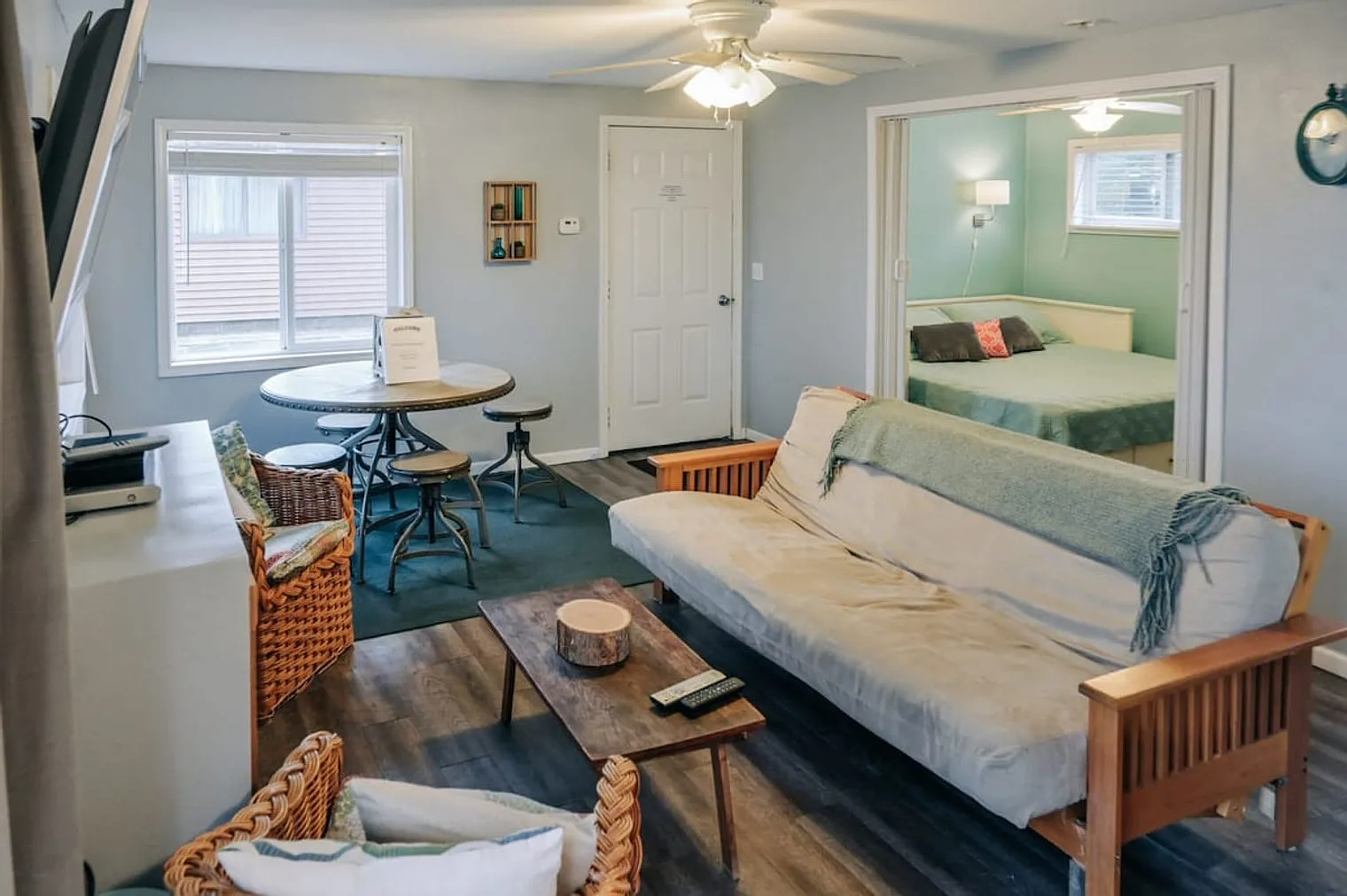 7 bed, 4.0 bath, 3347 sqft, $4,918 — Photo 4