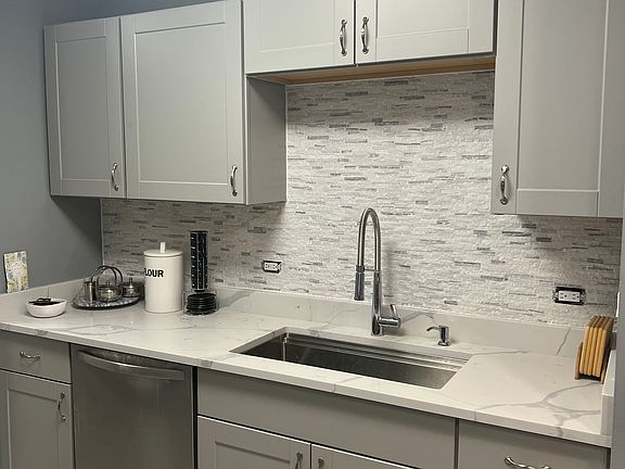 3rd image of 6171 N Sheridan Rd APT 304