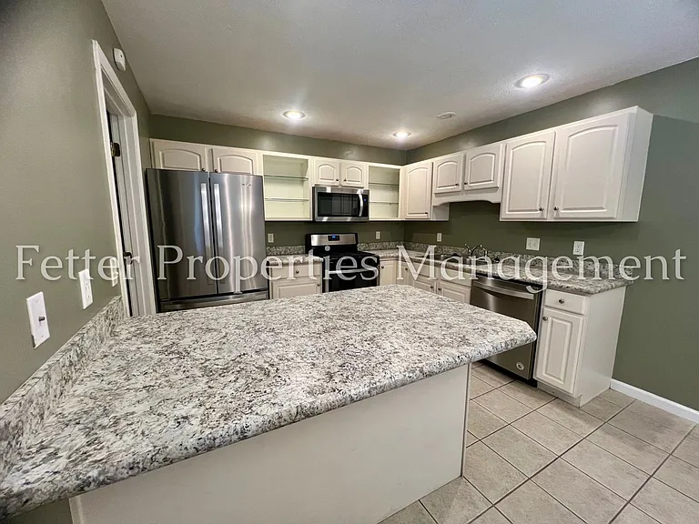 4595 Miranda Dr — Photo 6