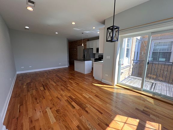 2nd image of 2709 N Washtenaw Ave APT 3N