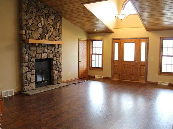 3rd image of 1518 Kings Hill Dr