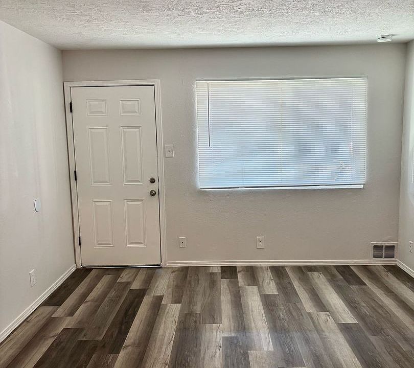 2nd image of 433 Mesilla St SE #4