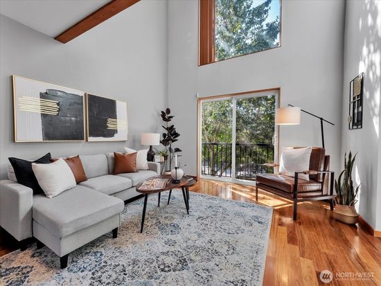 9065 17th Avenue SW, Seattle, WA 98106