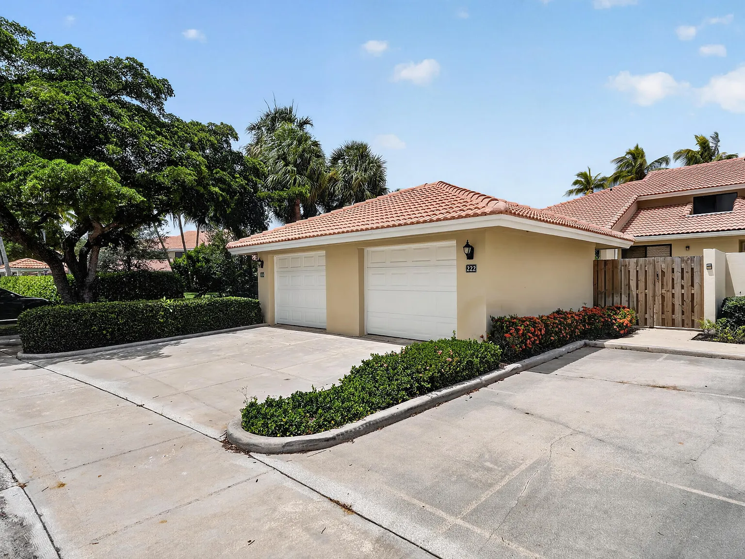 2 bed, 2.0 bath, 1491 sqft, $8,500 — Photo 3