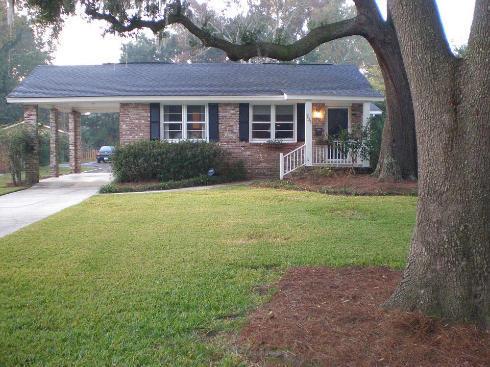 Front of 731 Ashdale Drive