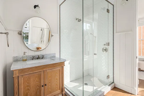 Sold by Douglas Elliman | media 21