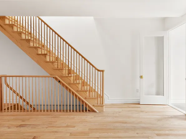 1044 Jefferson Avenue image 6 of 13