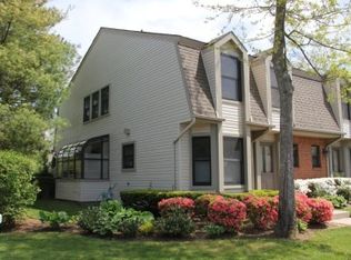 50 Hubbard Ln UNIT 50, Southampton, NY 11968
