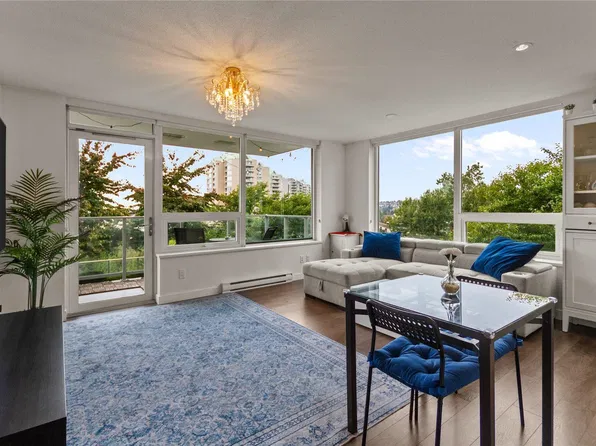 988 Quayside Dr #702, New Westminster, BC V3M 0L5