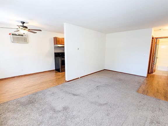 5th image of 2537 Emerson Ave S