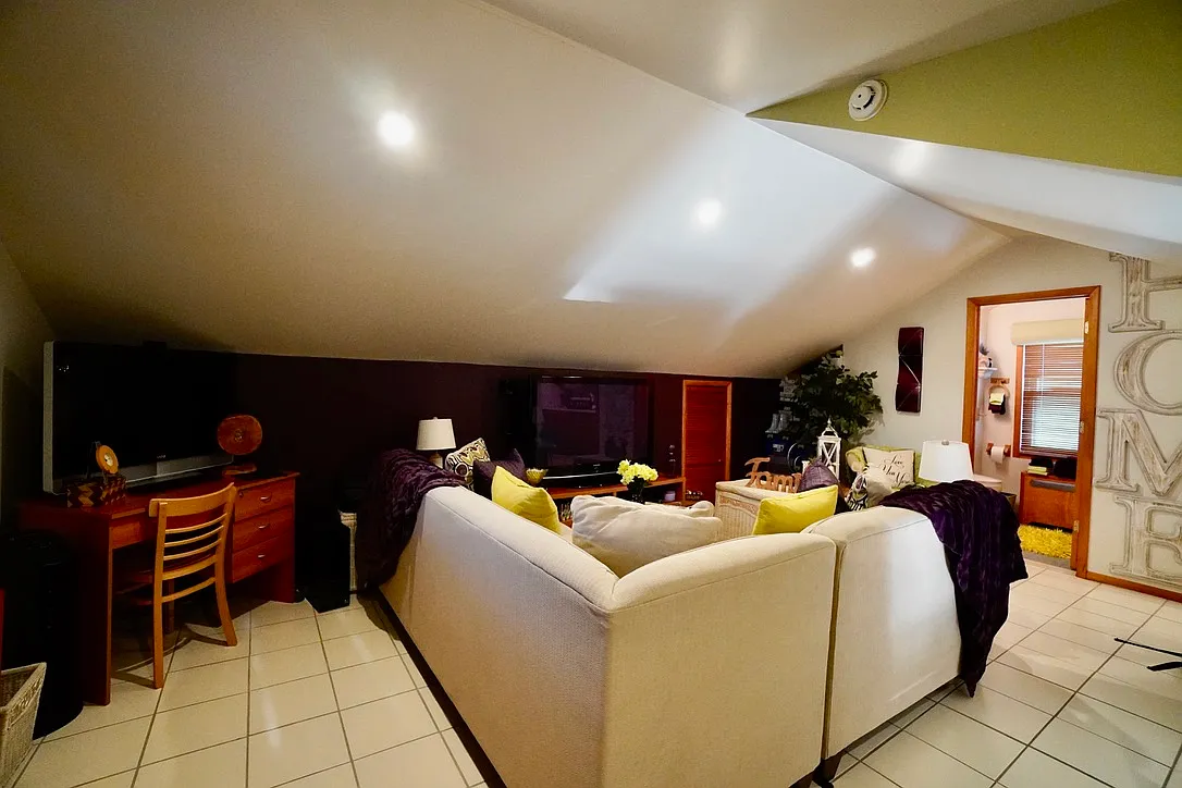 Studio, 400 sqft, $1,700 — Photo 2
