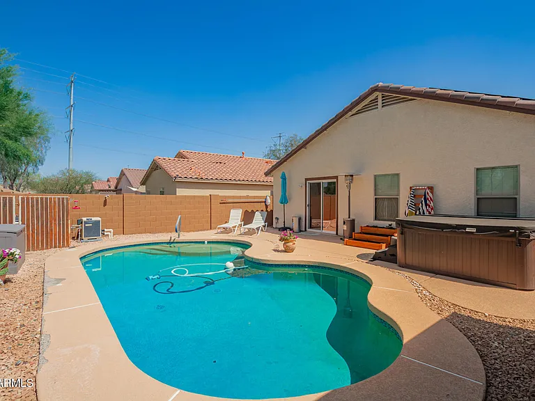 3032 W Red Fox Rd — Photo 30