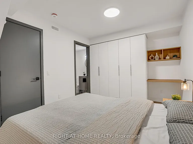 1169 Davenport Rd #2 — Photo 19