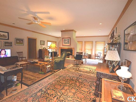 4th image of 563 Hughley Ln