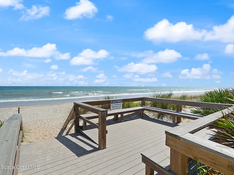 1923 Jimmy Buffett Memorial Hwy #A-3 — Photo 47