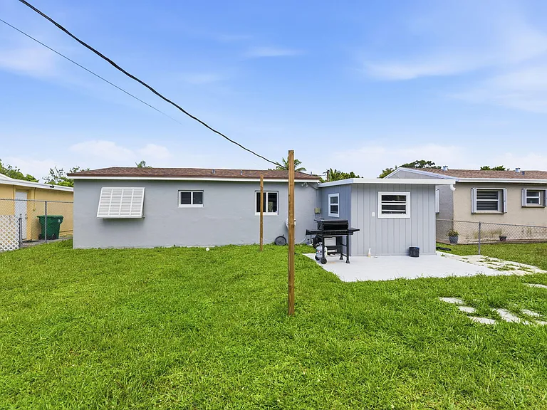 6273 SW 25th St — Photo 16