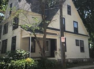 220 Oakley Pl NE, Grand Rapids, MI 49503