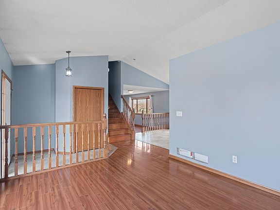 5th image of 7851 Park Ct NE